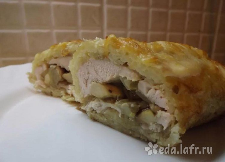 Картофельный рулет с курицей и грибами