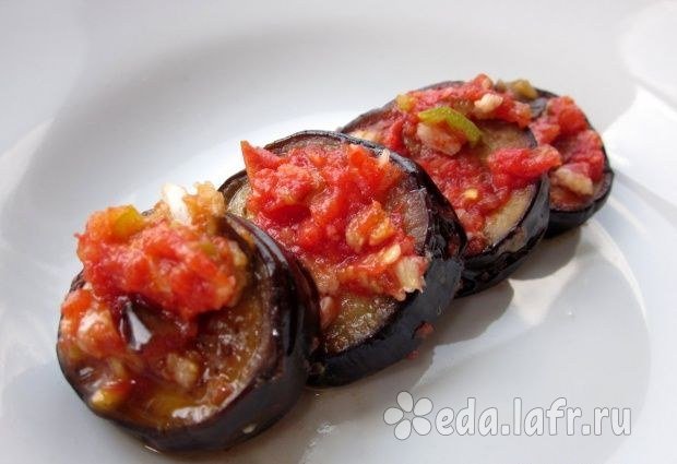 Баклажаны с аджикой, жареные кружочками
