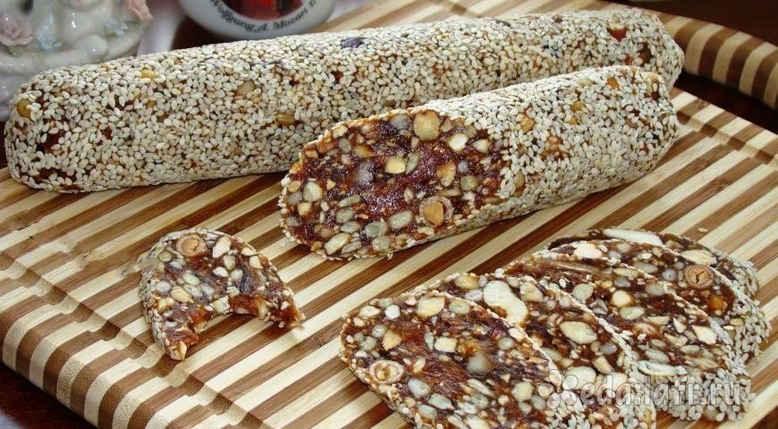 Финиковая колбаска