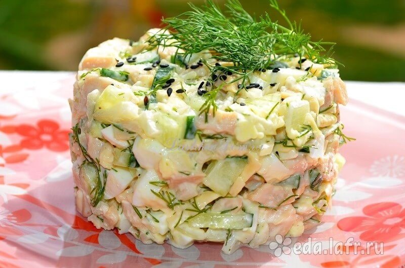 Салат с кальмарами и сыром