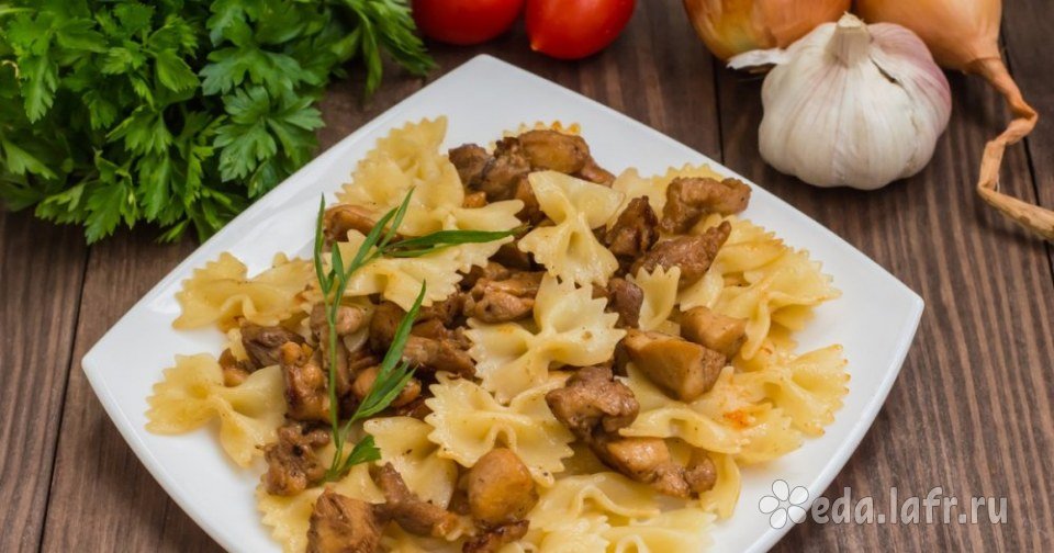 Фарфалле с курицей и мёдом